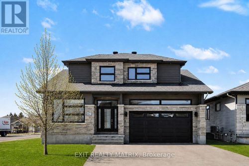 401 Bruges St, Embrun, ON, K0A1W0 | Card Image