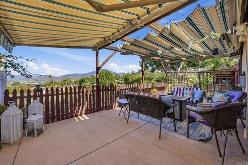 2553 Granada Cir, Spring Valley, CA, 91977-6726 | Card Image