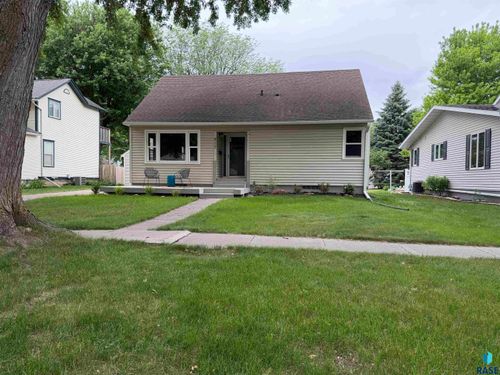 917 N Mckenzie St, Luverne, MN, 56156-1338 | Card Image
