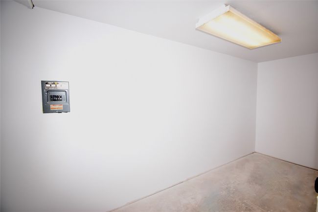 2013 S High St, House other with 3 bedrooms, 2 bathrooms and null parking in Brady TX | Image 17