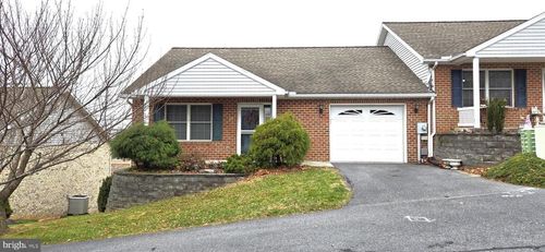 158 Bradford Spring Ct, WAYNESBORO, PA, 17268-1041 | Card Image