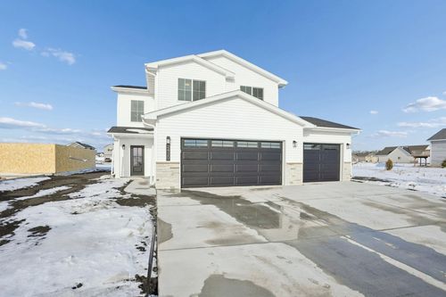 2420 38 Ave S, Moorhead, MN, 56560 | Card Image