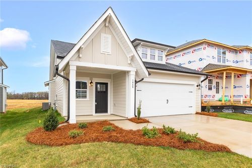 1845 Ashen St, Kernersville, NC, 27284 | Card Image