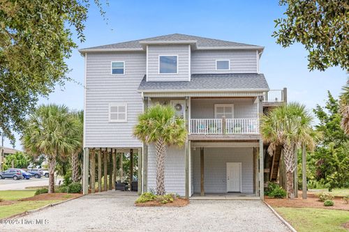 501 Bridgers Ave, Topsail Beach, NC, 28445-1302 | Card Image