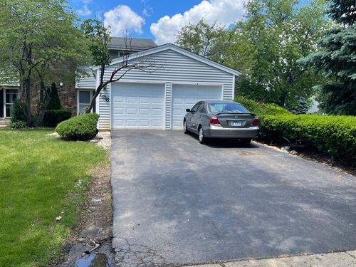 196 Roberts Rd, Bolingbrook, IL, 60440-1349 | Card Image