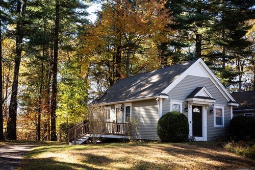 111 E Foxboro St, Sharon, MA, 02067-2520 | Card Image