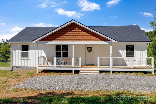 607 Silkwood Dr, Canton, NC, 28716-1796 | Card Image