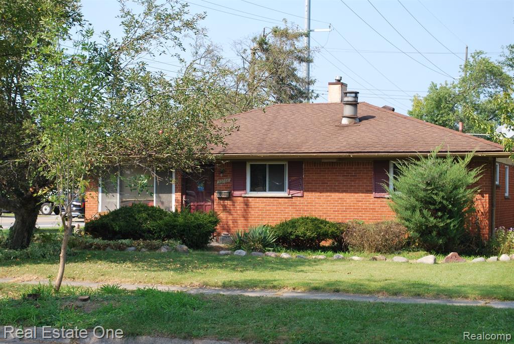 Fairchild St, Westland, MI 48186