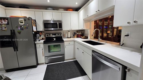 218-1101 Colony Point Cir, Pembroke Pines, FL, 33026-2902 | Card Image