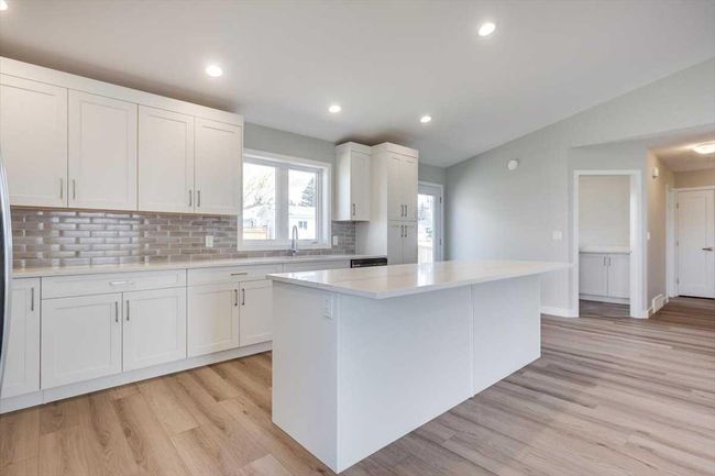 2 Evron Pl, House other with 4 bedrooms, 3 bathrooms and 4 parking in Trochu AB | Image 16