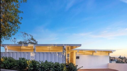 8656 Skyline Dr, Los Angeles, CA, 90046-1420 | Card Image