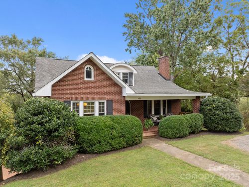 495 Fairview Rd, Asheville, NC, 28803-1452 | Card Image