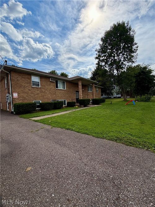 1-815 Moyer Ave, Youngstown, OH, 44512-2440 | Card Image
