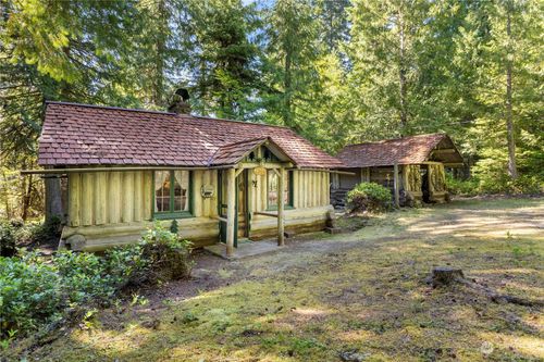 9 The Dalles, Greenwater, WA, 98022 | Card Image