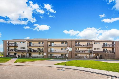 307 - 211 Tait Place, Condo with 2 bedrooms, 1 bathrooms and 1 parking in Saskatoon SK | Card Image