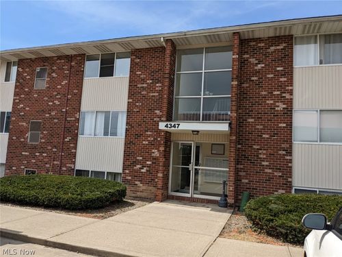 b3-4347 Inner Circle Dr, Brunswick, OH, 44212-2849 | Card Image