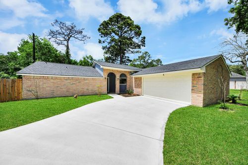 7427 Willow Oak Dr, Baytown, TX, 77521-4921 | Card Image