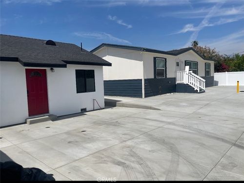 2b-15356 Merrill Ave, Fontana, CA, 92335-4342 | Card Image