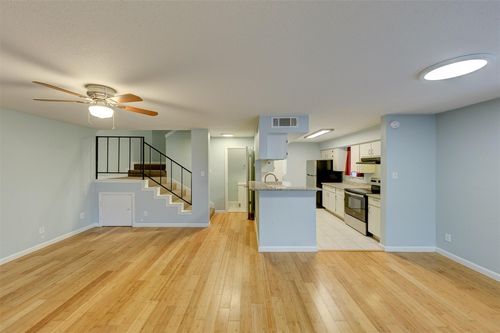201-18800 Egret Bay Blvd, Houston, TX, 77058-3288 | Card Image