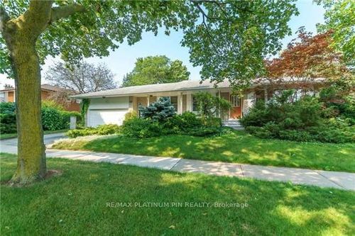 24 Hartsdale Drive, Etobicoke, ON, M9R2S5 | Card Image