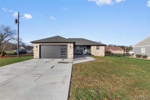 717 Deerfield Ln, Farmington, MO, 63640-8811 | Card Image