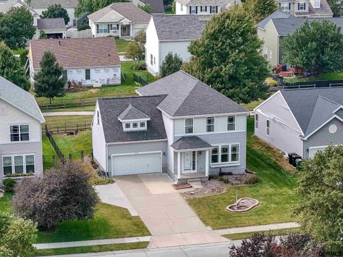 2010 Ridgeview Dr, Papillion, NE, 68046-8032 | Card Image