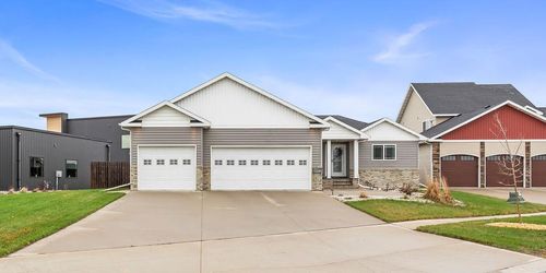 5103 44th St S, Fargo, ND, 58104-6069 | Card Image