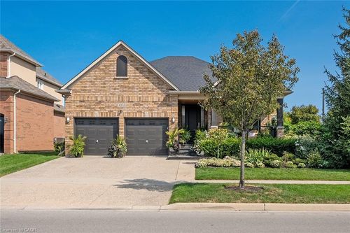 4252 Sarazen Dr, Burlington, ON, L7M4Z2 | Card Image