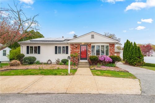 5 Madison St, North Providence, RI, 02911-3171 | Card Image