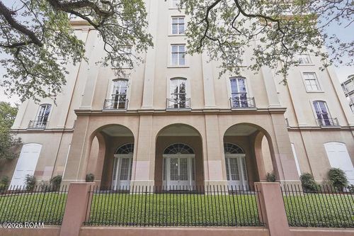 2434 Saint Charles Avenue, New Orleans, LA, 70130 | Card Image