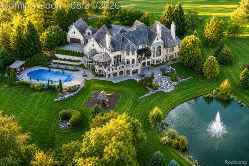 5537 Orchard Ridge Dr, Oakland Twp, MI, 48306-2399 | Card Image