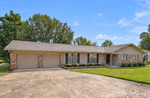 907 Kings Ct, Russellville, AR, 72801-5719 | Card Image