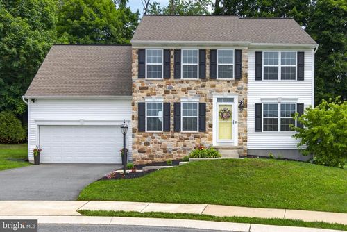 18 Copperwood Ln, Ephrata, PA, 17522-9181 | Card Image