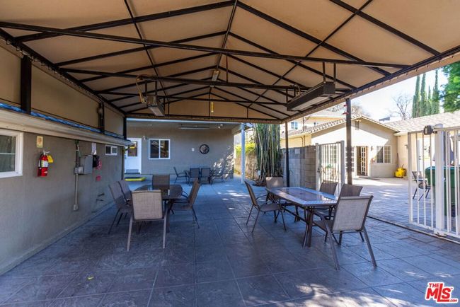 6957 Enfield Ave, House other with 6 bedrooms, 4 bathrooms and 4 parking in Reseda CA | Image 17