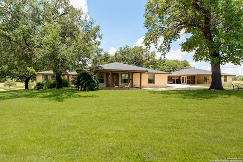 103 Misty Bnd, Floresville, TX, 78114-9383 | Card Image