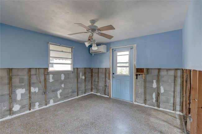 13313 2 Nd St E, House other with 2 bedrooms, 1 bathrooms and null parking in Madeira Beach FL | Image 24