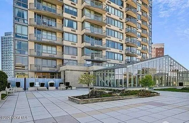 APT-2205 - 1 Spring St, House other with 2 bedrooms, 2 bathrooms and null parking in New Brunswick NJ | Image 72