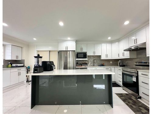 13017 64 Ave, Surrey, BC, V3W1X8 | Card Image