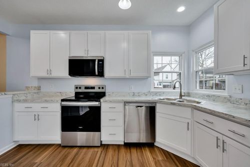 821 Gas Light Ln, Virginia Beach, VA, 23462-1233 | Card Image