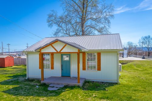 1105 Elm Ave, South Pittsburg, TN, 37380-1425 | Card Image