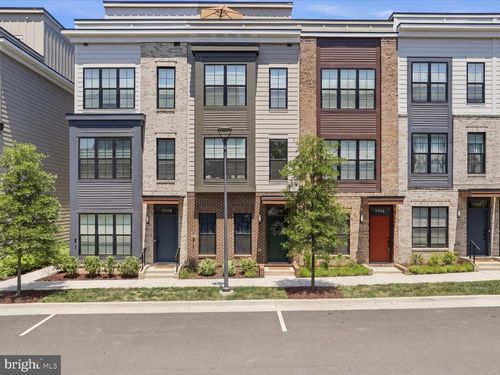 7356 Blade Dr, FALLS CHURCH, VA, 22042-3224 | Card Image