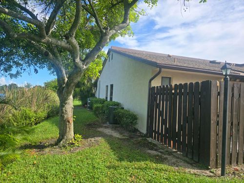 3801 Waterview Cir, Palm Springs, FL, 33461-6444 | Card Image