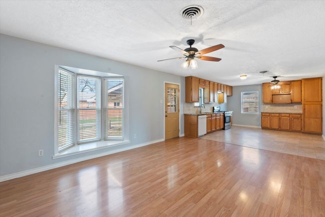 2417 Livenshire Dr, House other with 3 bedrooms, 2 bathrooms and null parking in Garland TX | Image 6