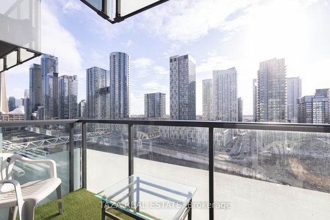 1231 - 560 Front St W, Condo with 3 bedrooms, 2 bathrooms and 1 parking in Toronto ON | Image 23