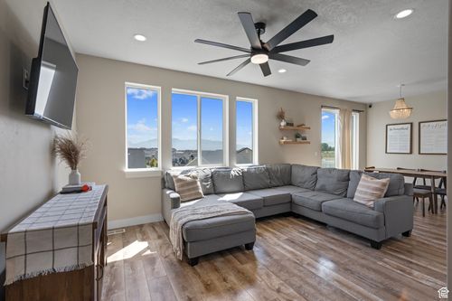 8112 N Clydesdale Dr, Eagle Mountain, UT, 84005-4982 | Card Image