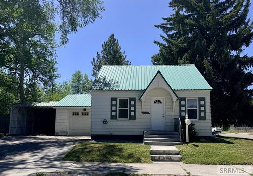 402 3rd St, Idaho Falls, ID, 83401-3954 | Card Image