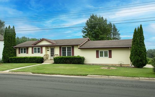 414 M Ave, Grundy Center, IA, 50638-1723 | Card Image