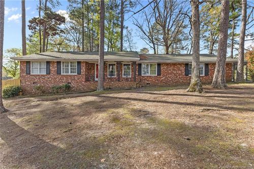 2125 Forest Hills Dr, Fayetteville, NC, 28303-4026 | Card Image
