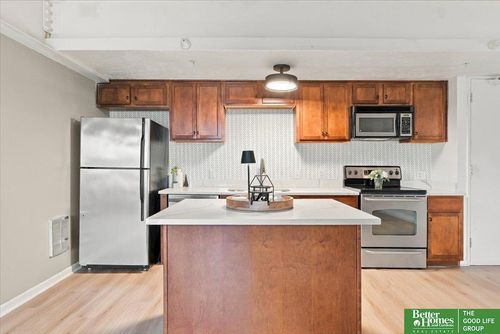 302-105 N 31st Ave, Omaha, NE, 68131-2915 | Card Image