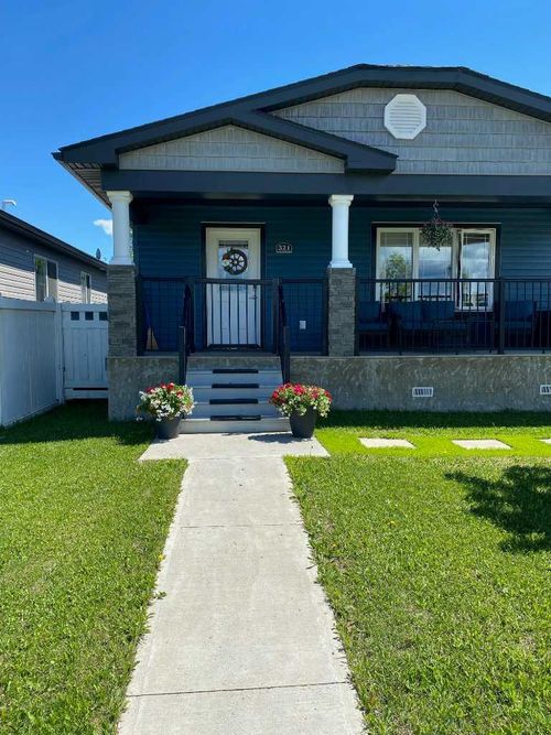 321 12 St Sw, Slave Lake, AB, T0G2A4 | Card Image